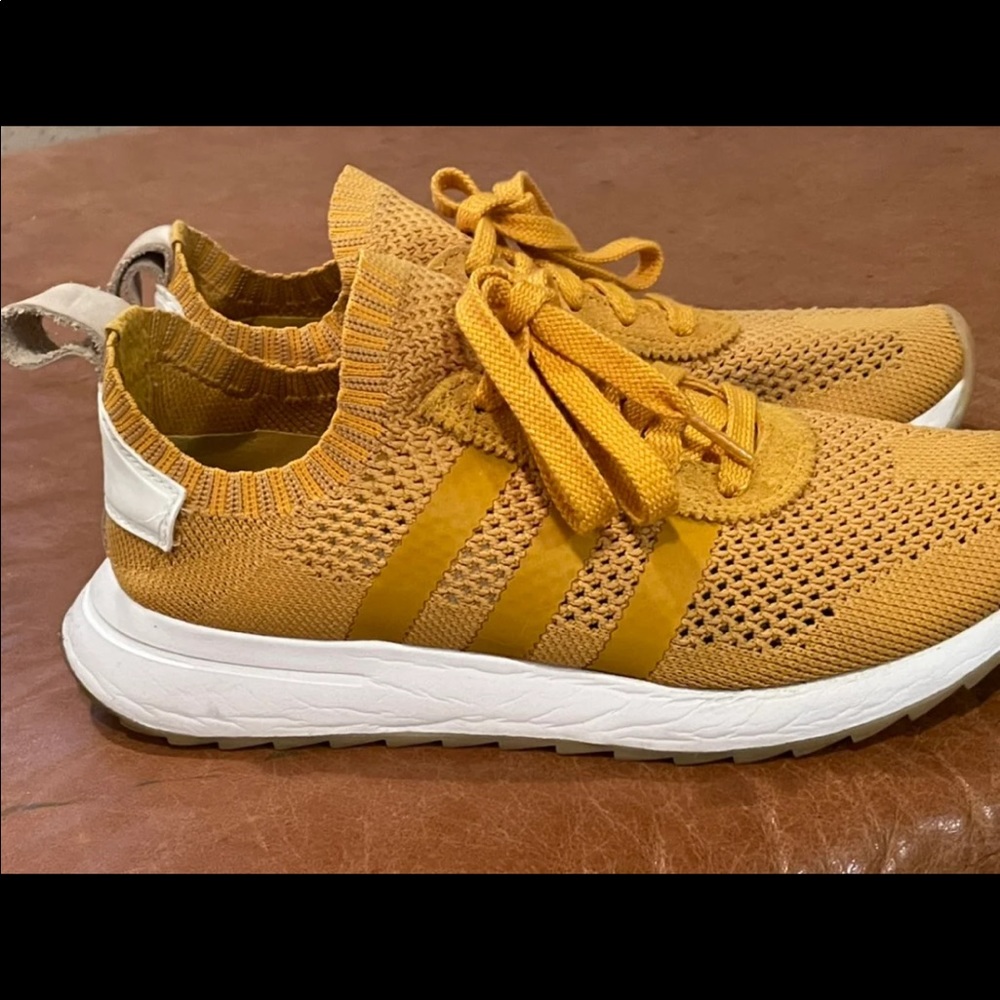 VGUC Women’s 7.5 Adidas Mustard Yellow